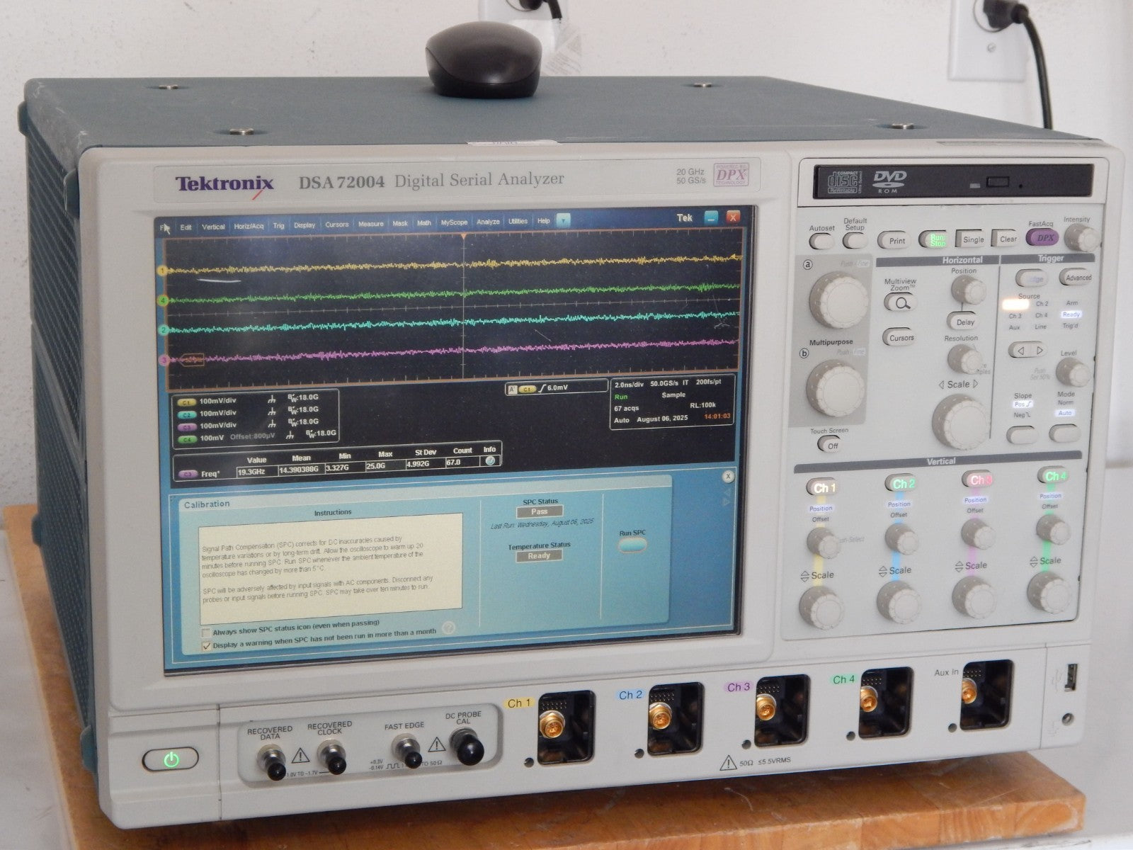 Tektronix DSA72004 Oscilloscope, option loaded 10XL, JA3,RTE, s/n B010114 Tektronix DSA72004 Oscilloscope, option loaded 10XL, JA3,RTE, s/n B010114